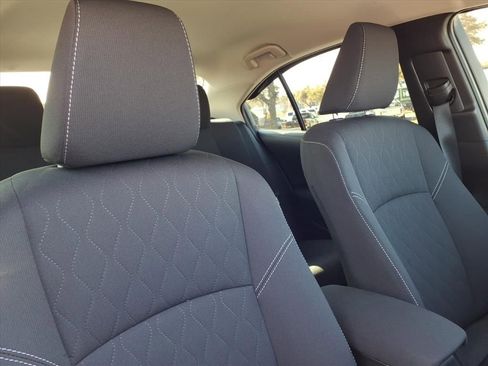 Used 2025 Toyota Corolla LE image 19