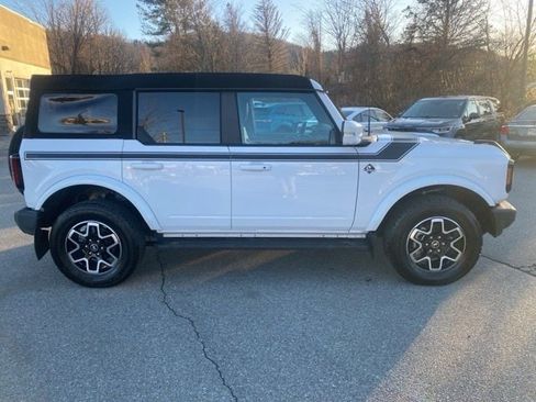 Used 2023 Ford Bronco Outer Banks image 4