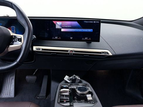 Used 2023 BMW iX xDrive50 w/ Sport Package image 11