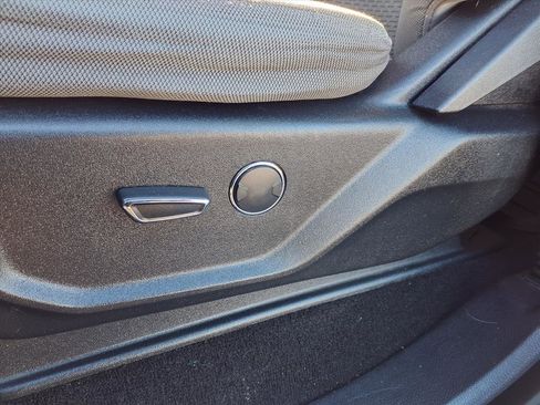 Used 2019 Ford F250 XLT w/ XLT Premium Package image 12