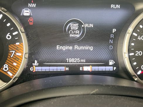 Used 2022 Jeep Renegade Limited w/ Sun, Sound & Wheels Group image 12