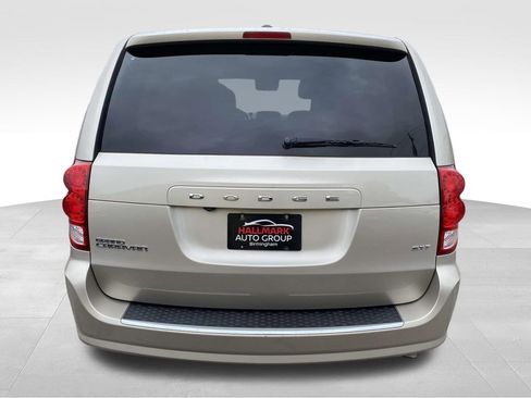 Used 2014 Dodge Grand Caravan SXT image 3