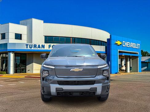 New 2026 Chevrolet Silverado EV LT w/ Plus Package AWD/4WD image 9