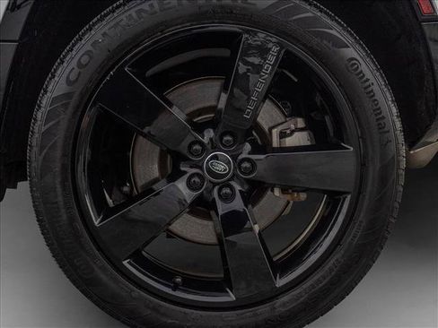 Used 2023 Land Rover Defender 90 X-Dynamic SE image 7