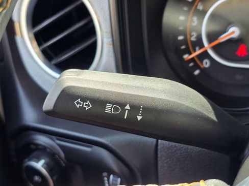 Used 2024 Jeep Wrangler Unlimited Sahara AWD/4WD image 35