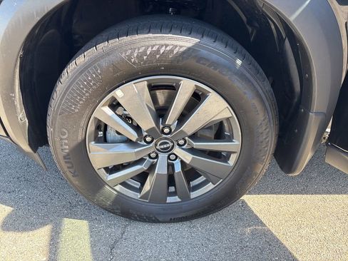 Used 2025 Nissan Pathfinder SV AWD/4WD image 11