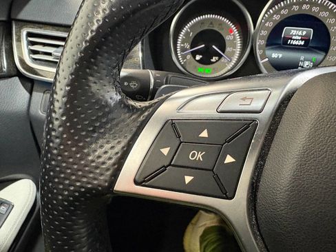 Used 2014 Mercedes-Benz E 350 4MATIC Sedan image 27