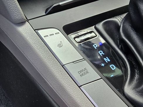 Used 2018 Hyundai Elantra Value Edition FWD image 24