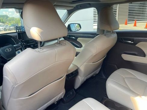 Used 2020 Toyota Highlander Limited AWD/4WD image 39