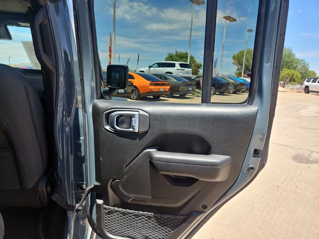 Used 2024 Jeep Wrangler Unlimited AWD/4WD image 15