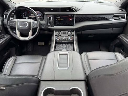 Used 2023 GMC Yukon XL Denali w/ Denali Reserve Package AWD/4WD image 17