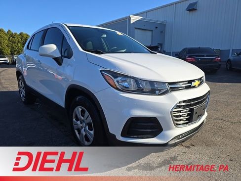 Used 2018 Chevrolet Trax LS image 1
