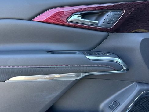 New 2026 Chevrolet Traverse RS w/ LPO, Floor Liner Package FWD image 11