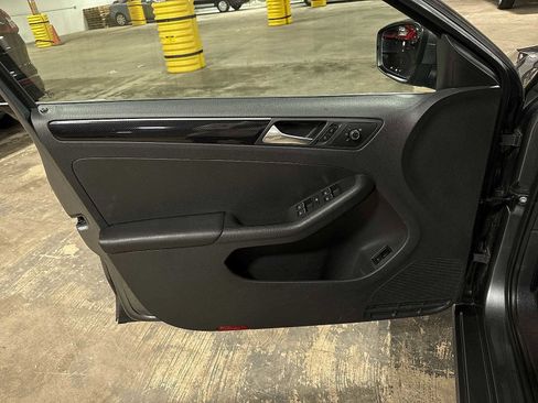 Used 2016 Volkswagen Jetta SEL image 30