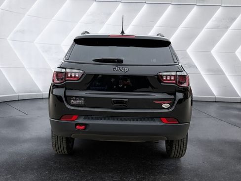 Used 2022 Jeep Compass Trailhawk w/ Trailhawk Convenience Group AWD/4WD image 5