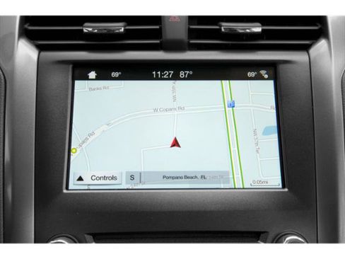 Used 2018 Ford Fusion SE image 17