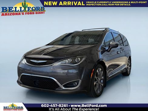Used 2020 Chrysler Pacifica Limited FWD image 1