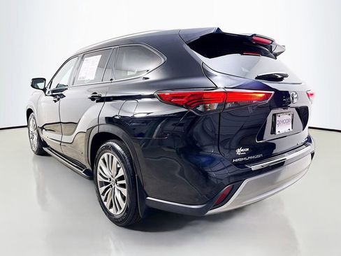 Certified 2021 Toyota Highlander Platinum image 5