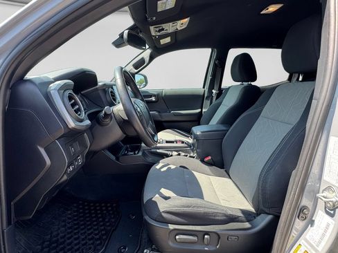 Used 2021 Toyota Tacoma TRD Sport AWD/4WD image 20