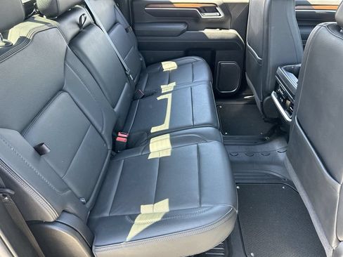 Used 2025 GMC Sierra 3500 Denali w/ Denali Reserve Package AWD/4WD image 27
