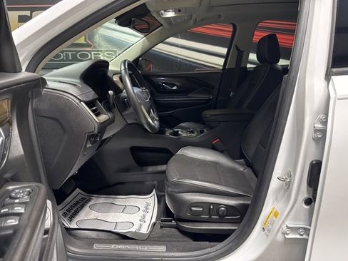 Used 2019 GMC Terrain Denali w/ Advanced Safety Package image 5