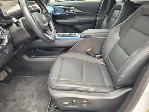 Used 2024 Chevrolet Equinox EV LT FWD image 17