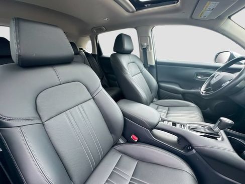 Certified 2025 Honda HR-V EX-L image 32