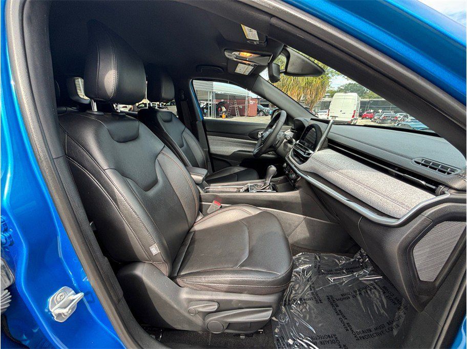 Used 2024 Jeep Compass Latitude AWD/4WD image 38