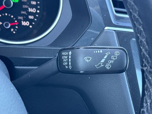 Used 2019 Volkswagen Tiguan SE AWD/4WD image 40