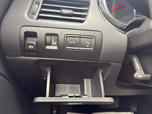 Used 2016 Chevrolet Impala LT w/ Convenience Package image 28