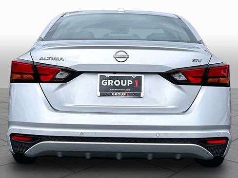 Used 2024 Nissan Altima 2.5 SV FWD image 5