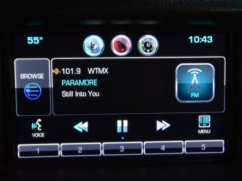 Used 2015 Chevrolet Suburban LT image 27