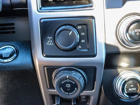 Used 2019 Ford F150 Platinum w/ Equipment Group 701A Luxury image 31