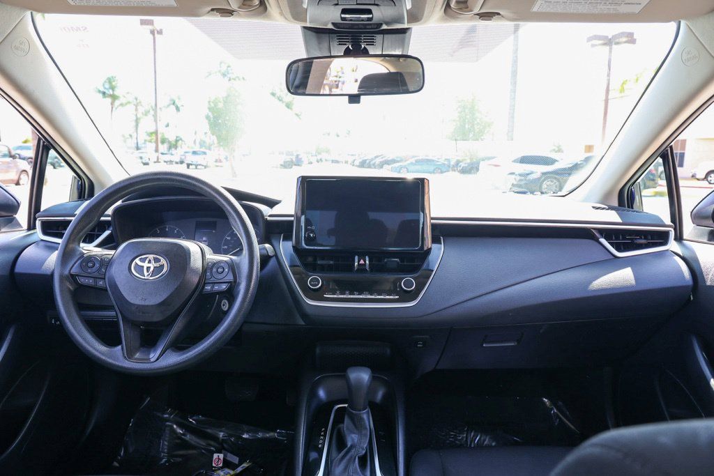 Used 2025 Toyota Corolla LE FWD image 22