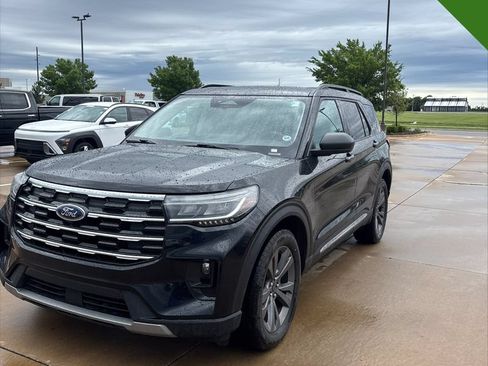Used 2025 Ford Explorer Active w/ Active Comfort Package AWD/4WD image 1