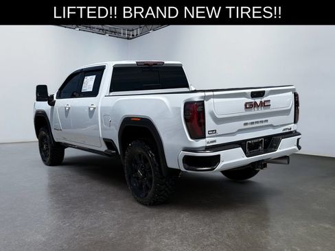 Used 2024 GMC Sierra 2500 AT4 w/ Technology Package AWD/4WD image 5