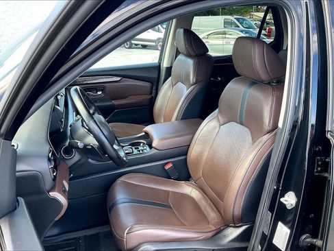 Used 2023 Honda Pilot Elite image 11