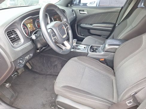 Used 2015 Dodge Charger SXT RWD image 13
