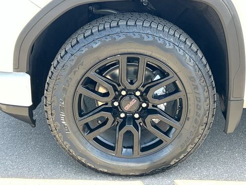 Used 2023 GMC Sierra 1500 Elevation w/ X31 Off-Road Package AWD/4WD image 32