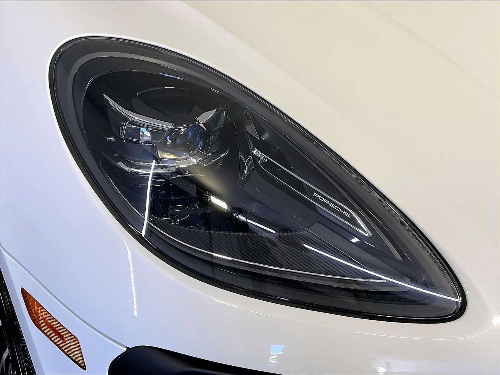 Certified 2023 Porsche Macan AWD/4WD image 12