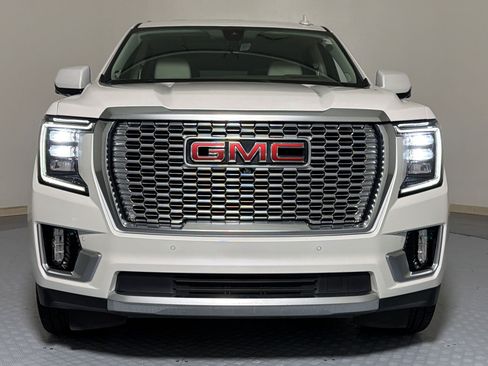 Used 2021 GMC Yukon Denali w/ Denali Premium Package AWD/4WD image 5