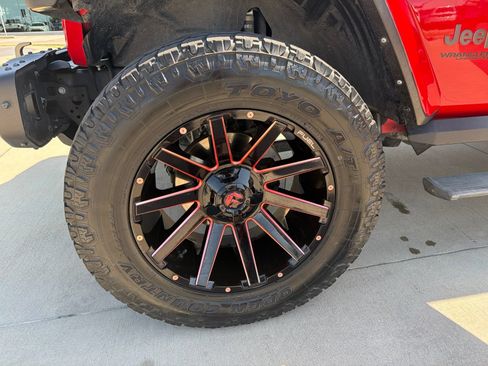 Used 2021 Jeep Wrangler Unlimited Rubicon w/ Trailer Tow Package AWD/4WD image 12