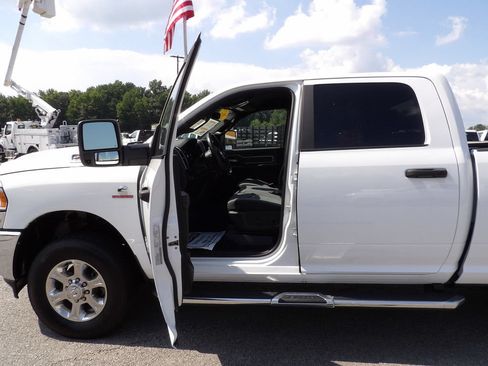 Used 2023 RAM 2500 Big Horn w/ Level 1 Equipment Group AWD/4WD image 13