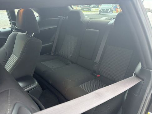 Used 2023 Dodge Challenger SXT image 5