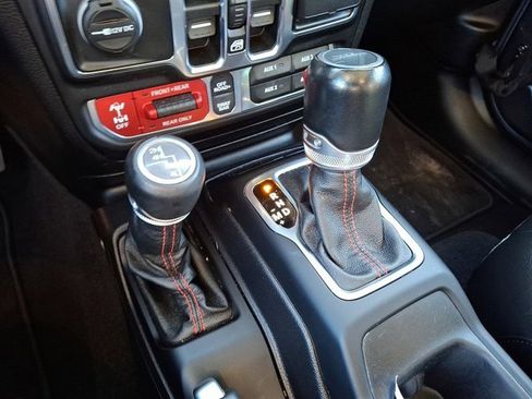 Certified 2020 Jeep Gladiator Rubicon image 17