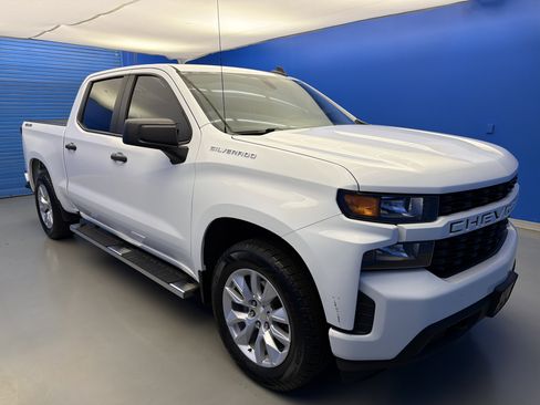 Used 2021 Chevrolet Silverado 1500 Custom AWD/4WD image 2