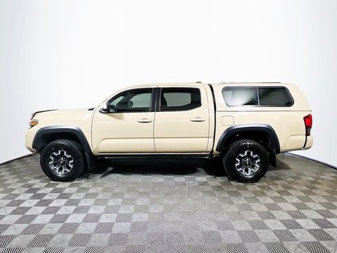 Used 2019 Toyota Tacoma TRD Off-Road w/ Technology Package AWD/4WD image 4