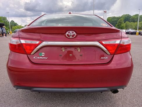 Used 2017 Toyota Camry XSE w/ Moonroof Package FWD image 4