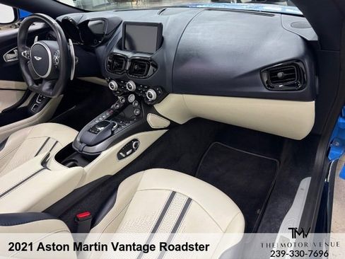 Used 2021 Aston Martin V8 Vantage Roadster RWD image 25