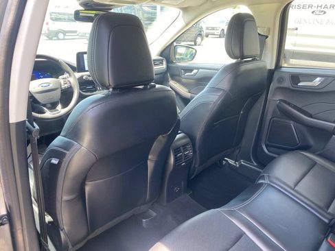 Used 2021 Ford Escape Titanium FWD image 30